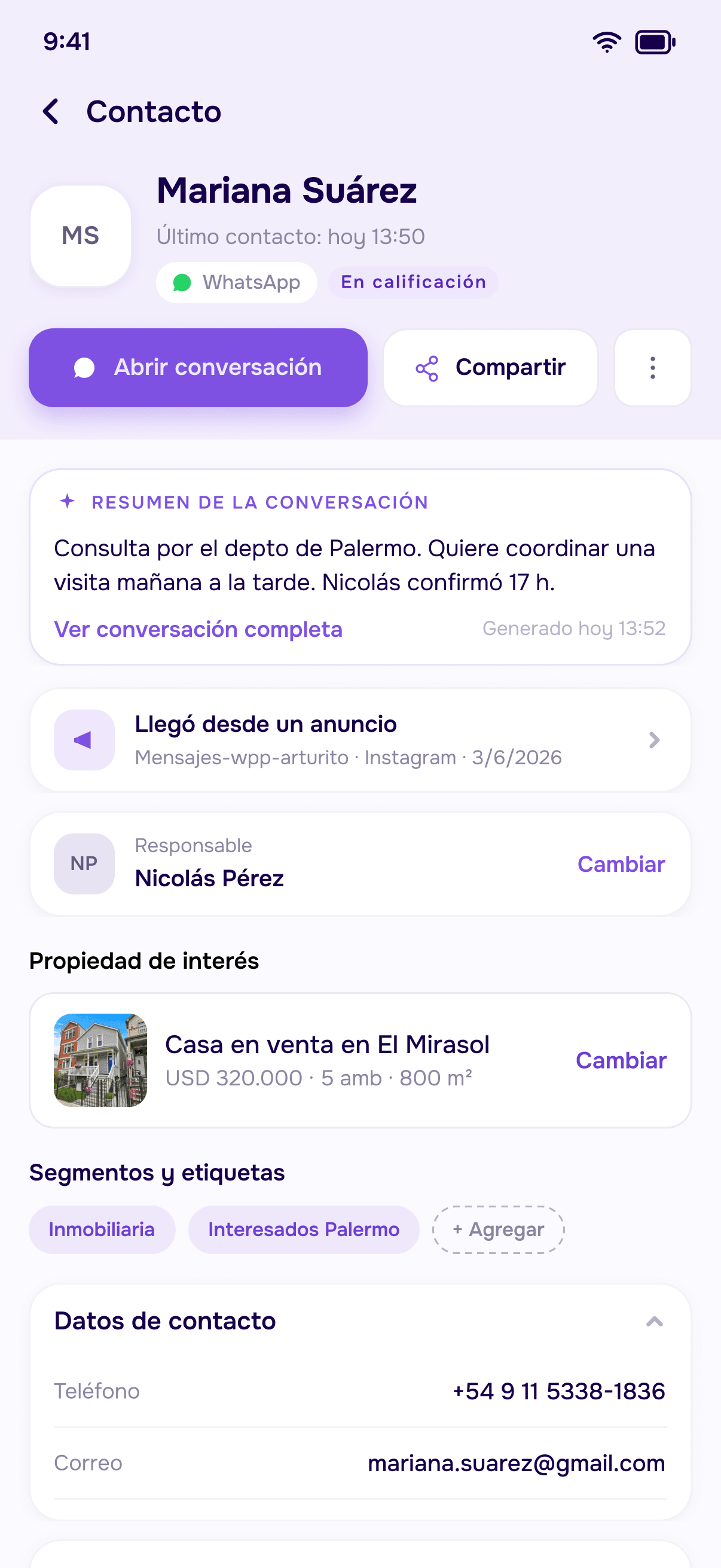 Ficha de contacto de la app con el resumen escrito por Arturito, origen del lead, responsable y propiedad de interés